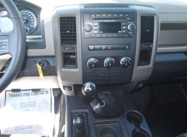 RAM Ram Pickup 2012 photo 12