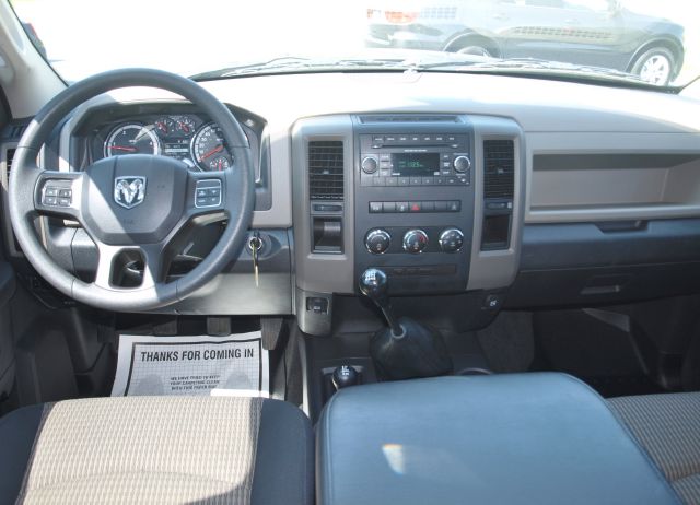 RAM Ram Pickup 2012 photo 14