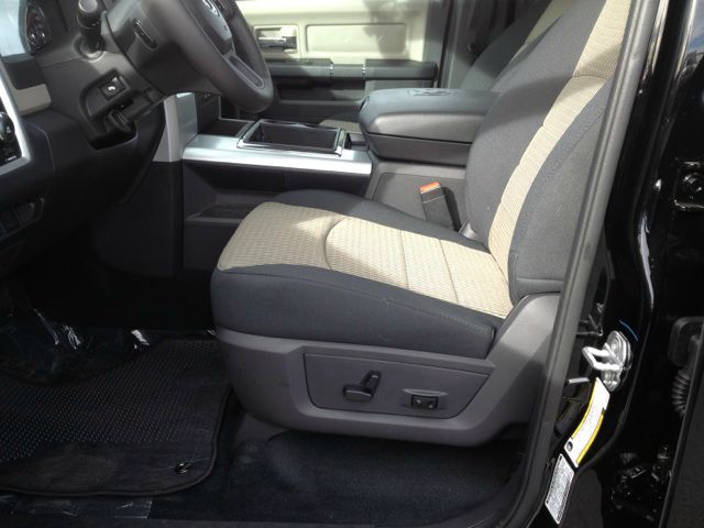 RAM Ram Pickup 2012 photo 3