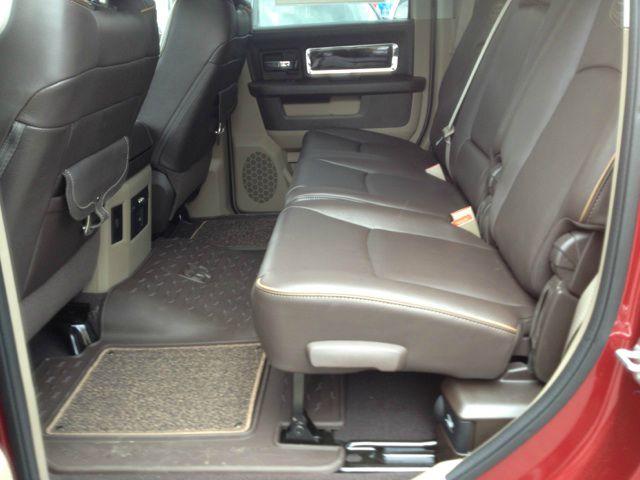 RAM Ram Pickup Xe-v6 2X4 Crew Cab Pickup