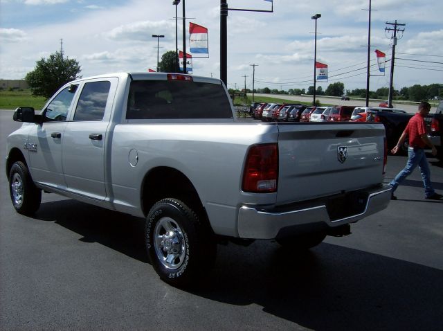 RAM Ram Pickup 2013 photo 1