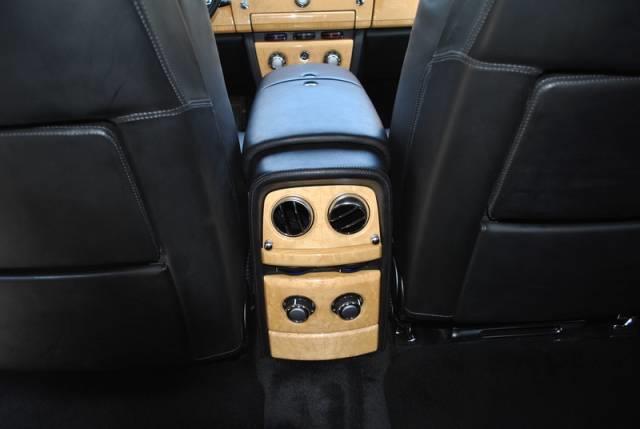 Rolls Royce Phantom 2005 photo 32