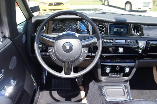 Rolls Royce Phantom 2010 photo 30