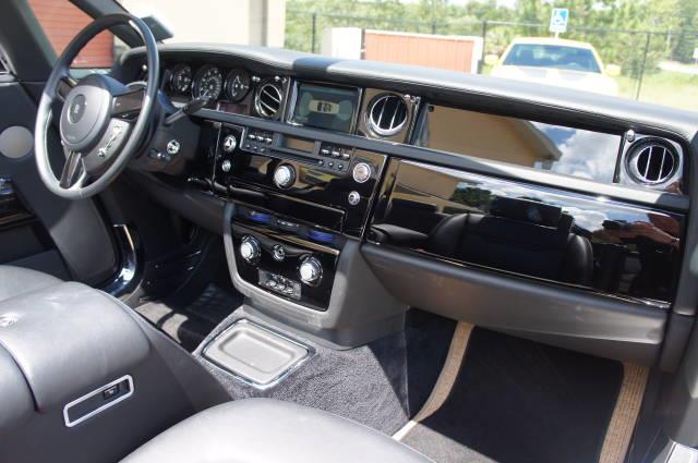 Rolls Royce Phantom 2010 photo 51