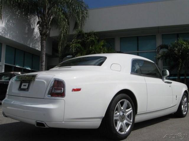 Rolls Royce Phantom 2010 photo 2