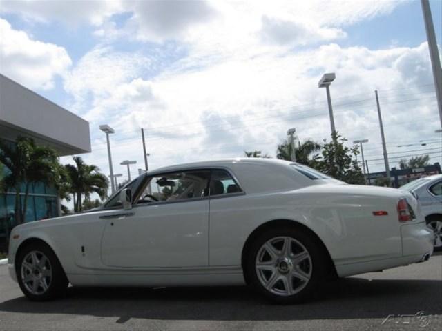 Rolls Royce Phantom 2010 photo 4