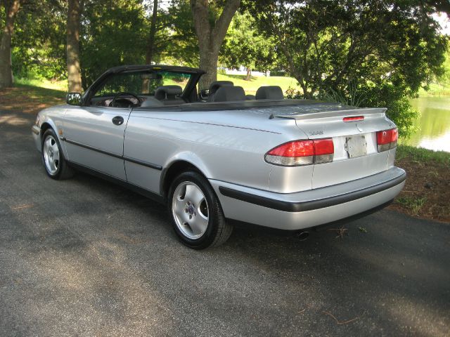 Saab 9-3 1999 photo 1