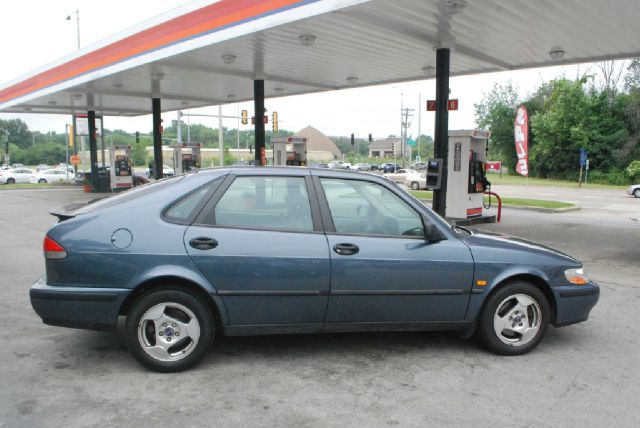 Saab 9-3 1999 photo 4