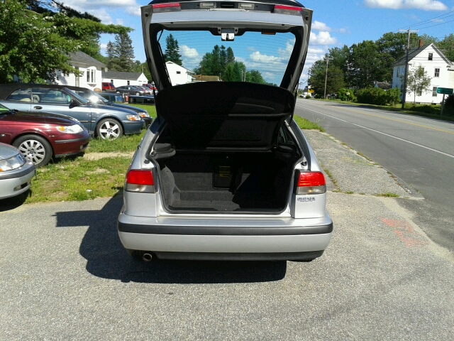 Saab 9-3 1999 photo 2