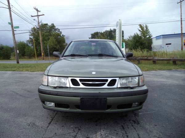 Saab 9-3 1999 photo 2