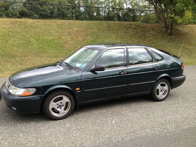 Saab 9-3 1999 photo 2