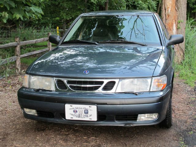 Saab 9-3 1999 photo 2