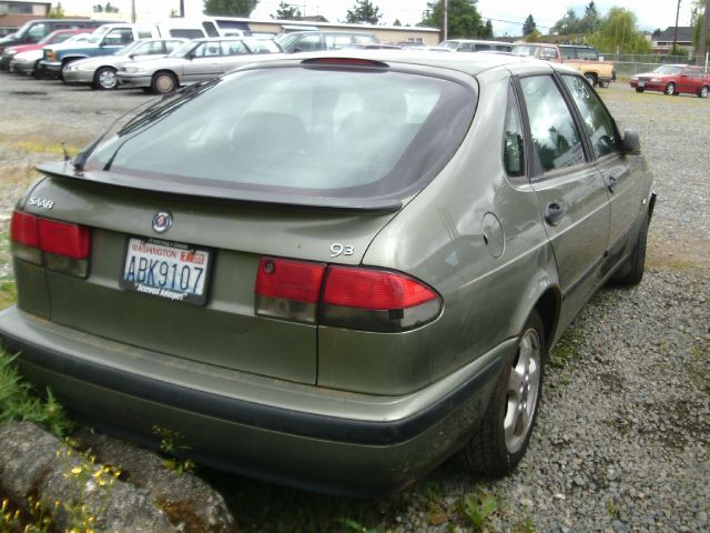 Saab 9-3 1999 photo 2