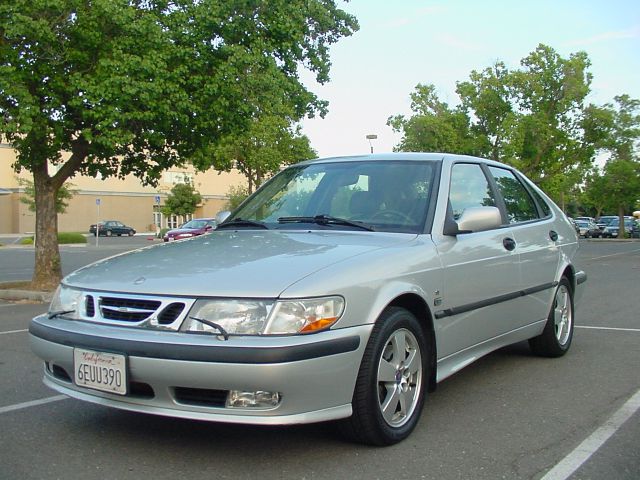 Saab 9-3 2002 photo 1