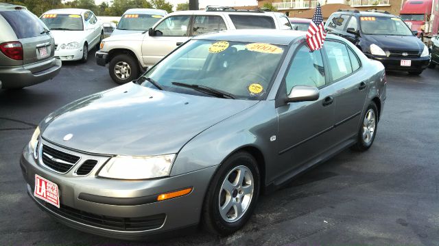 Saab 9-3 2004 photo 2