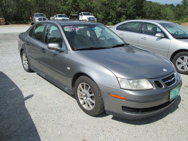 Saab 9-3 2005 photo 2
