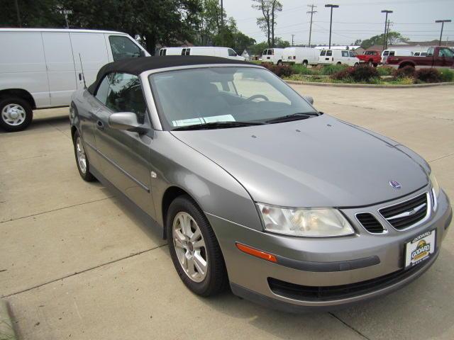 Saab 9-3 2005 photo 2