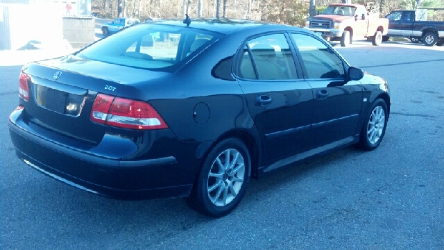 Saab 9-3 2005 photo 2