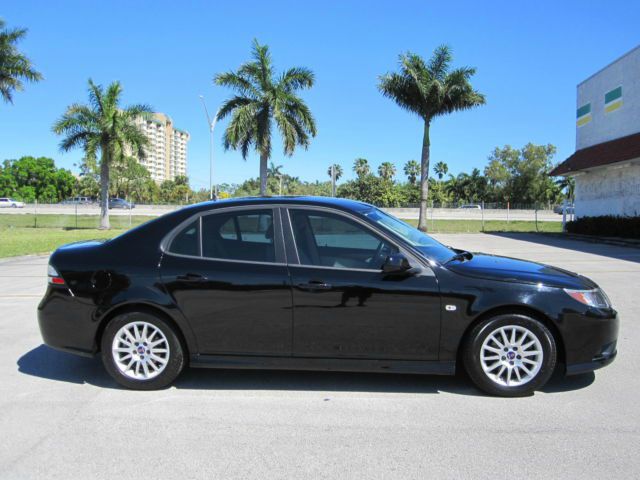 Saab 9-3 2010 photo 1