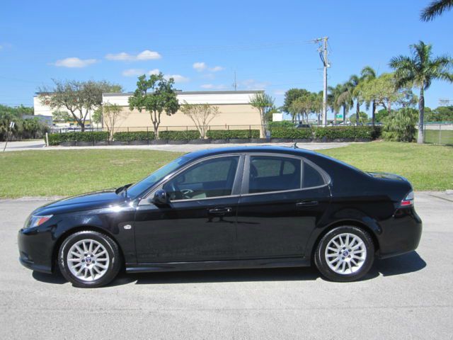 Saab 9-3 2010 photo 2