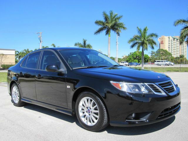 Saab 9-3 2010 photo 3