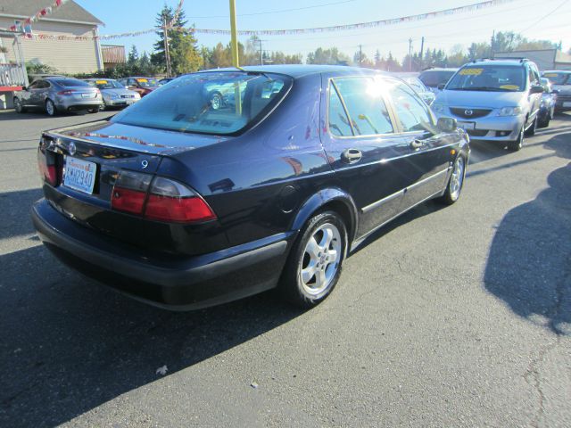 Saab 9-5 1999 photo 1