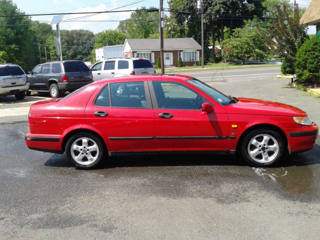 Saab 9-5 1999 photo 2