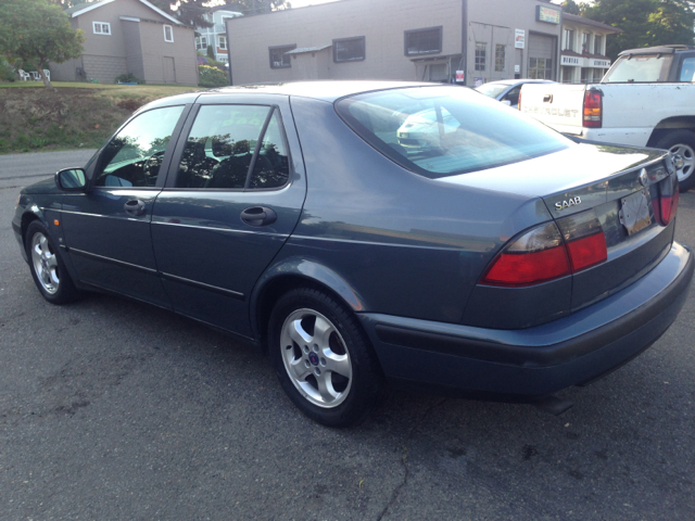 Saab 9-5 1999 photo 1