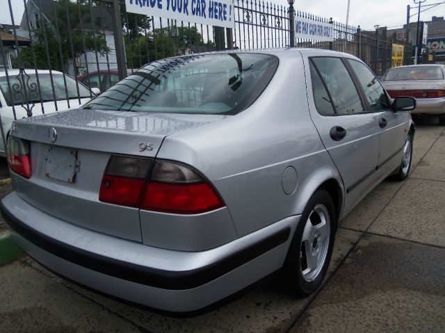 Saab 9-5 Base Sedan
