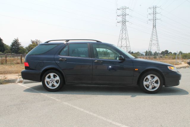 Saab 9-5 1999 photo 2