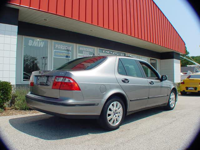 Saab 9-5 2002 photo 2