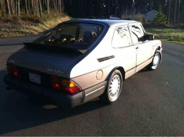 Saab 900 1989 photo 4