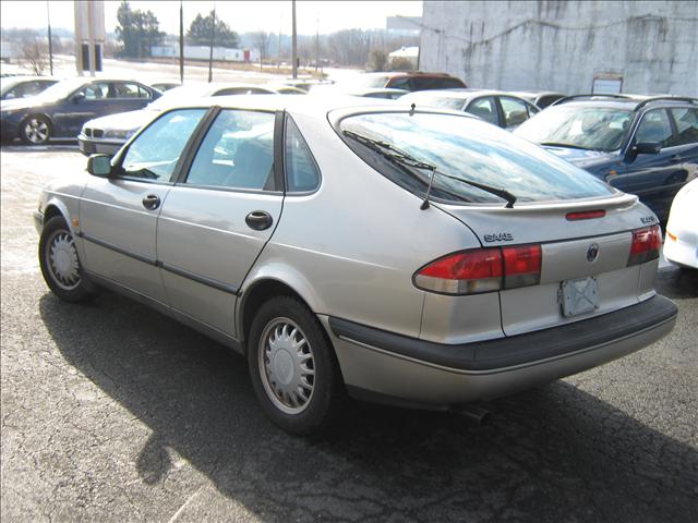 Saab 900 1995 photo 1