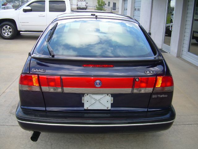 Saab 900 1997 photo 1