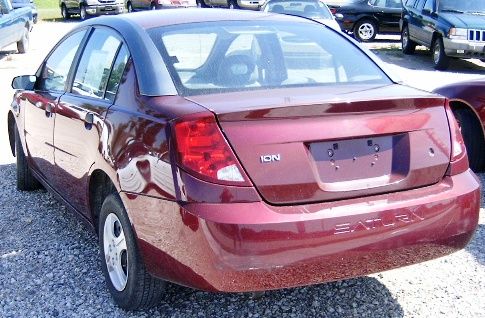 Saturn Ion LE - Like New Clean Title Sedan