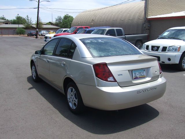 Saturn Ion 2003 photo 1
