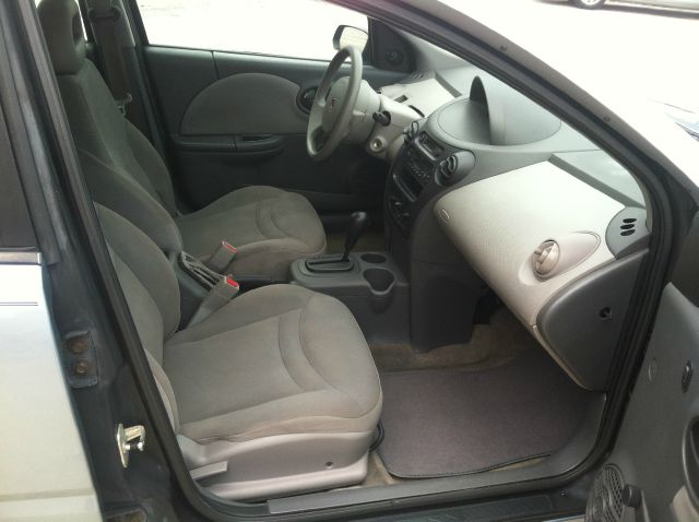 Saturn Ion 2003 photo 1