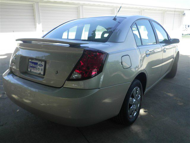 Saturn Ion 2003 photo 1