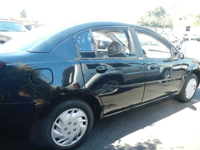 Saturn Ion 2003 photo 1