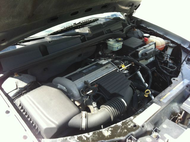 Saturn Ion 2003 photo 1