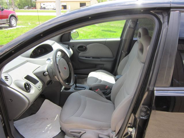 Saturn Ion 2003 photo 10