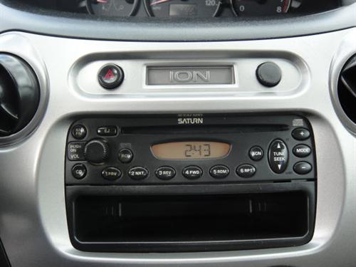 Saturn Ion 2004 photo 2