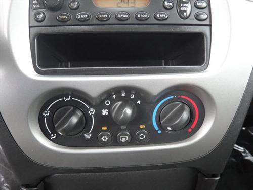 Saturn Ion 2004 photo 3