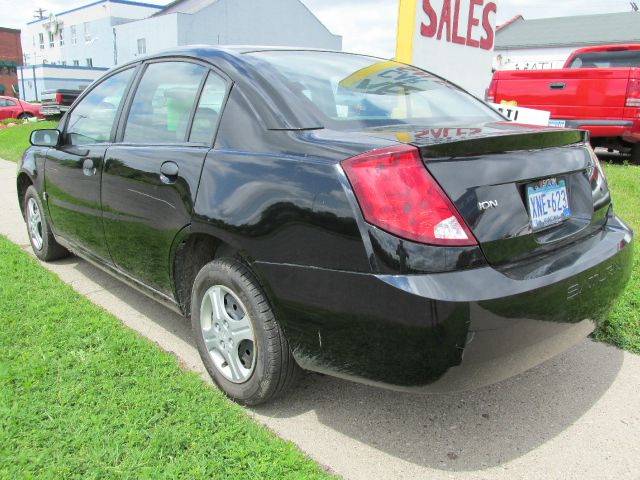 Saturn Ion LE - Like New Clean Title Sedan