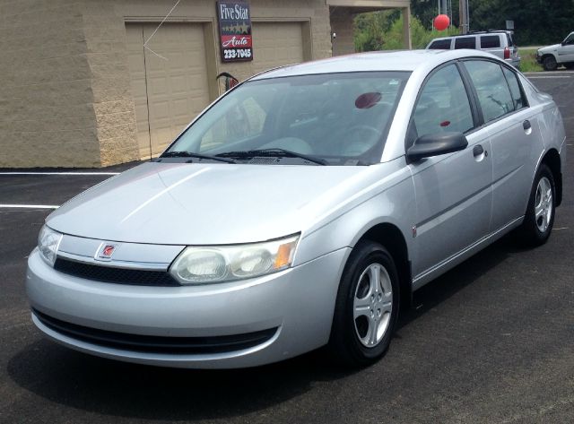Saturn Ion LE - Like New Clean Title Sedan