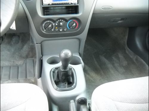 Saturn Ion 2004 photo 1