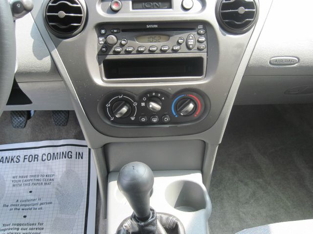 Saturn Ion 2004 photo 5