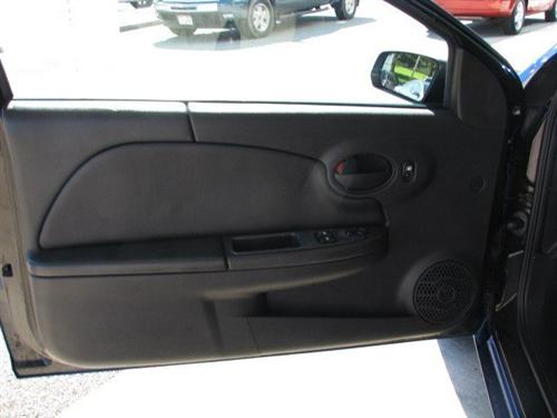 Saturn Ion 2004 photo 3