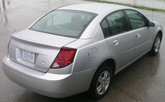 Saturn Ion 2004 photo 1