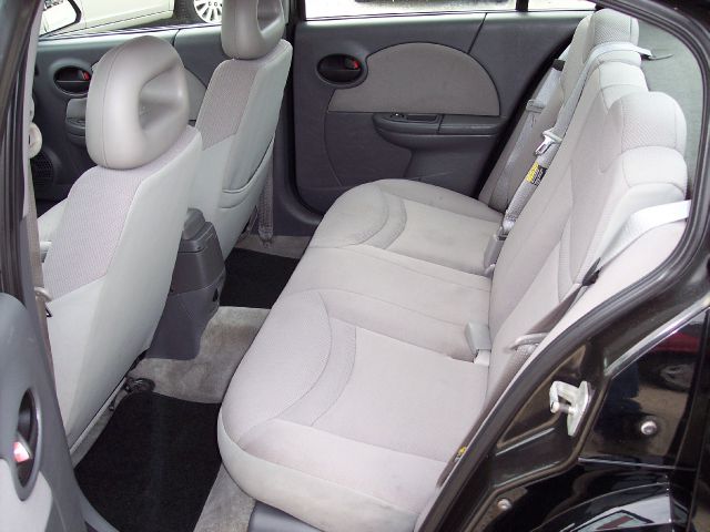 Saturn Ion 2004 photo 2